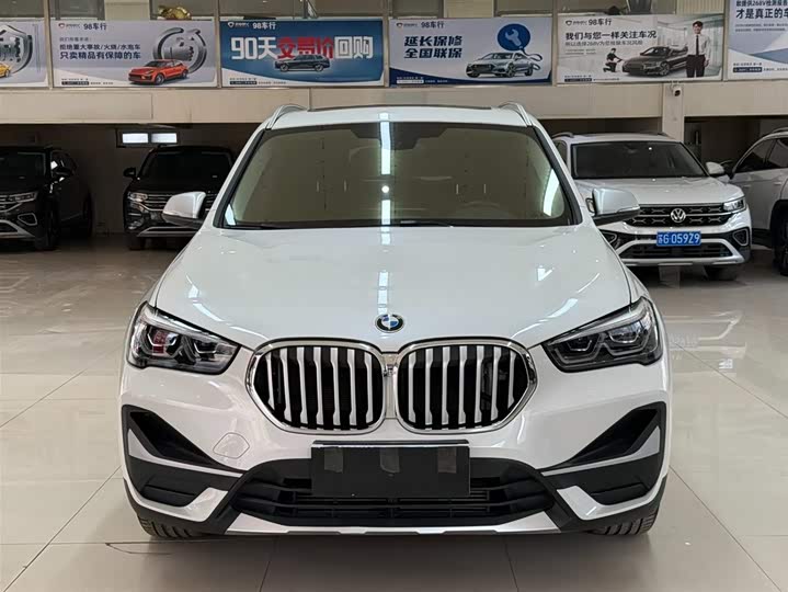 BMW X1 2022 sDrive20Li фото 2