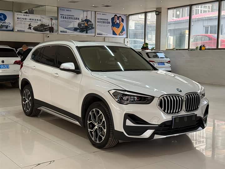 BMW X1 2022 sDrive20Li фото 3