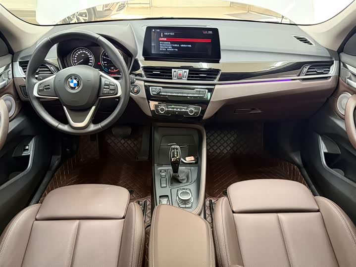 BMW X1 2022 sDrive20Li фото 8