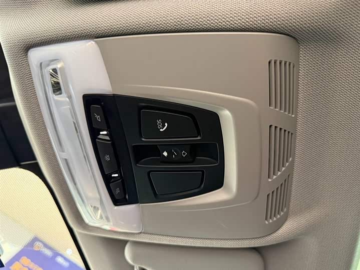 BMW X1 2022 sDrive20Li фото 10