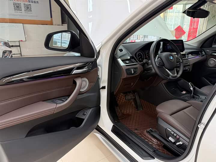 BMW X1 2022 sDrive20Li фото 11