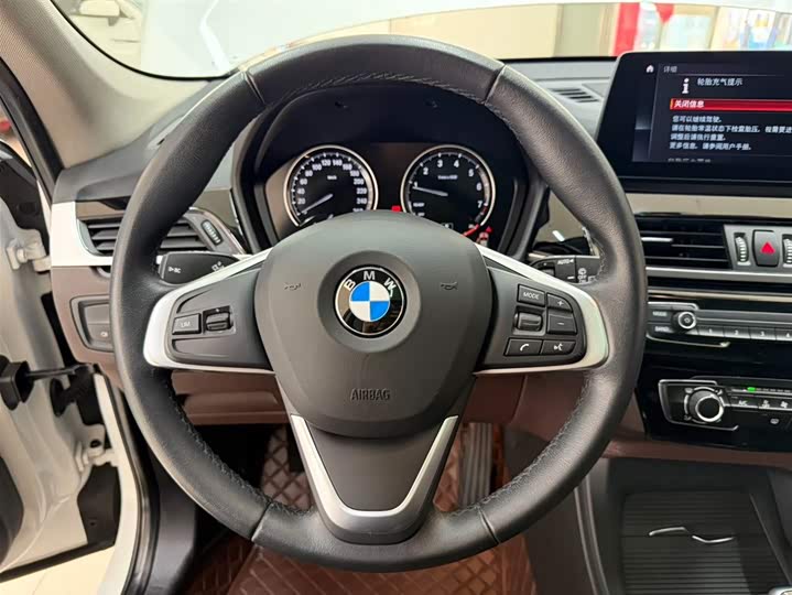 BMW X1 2022 sDrive20Li фото 13