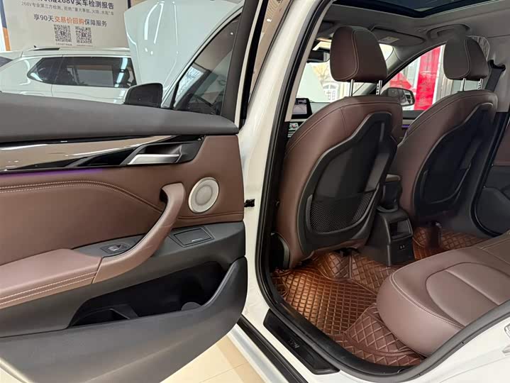 BMW X1 2022 sDrive20Li фото 14