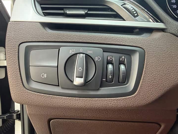 BMW X1 2022 sDrive20Li фото 15