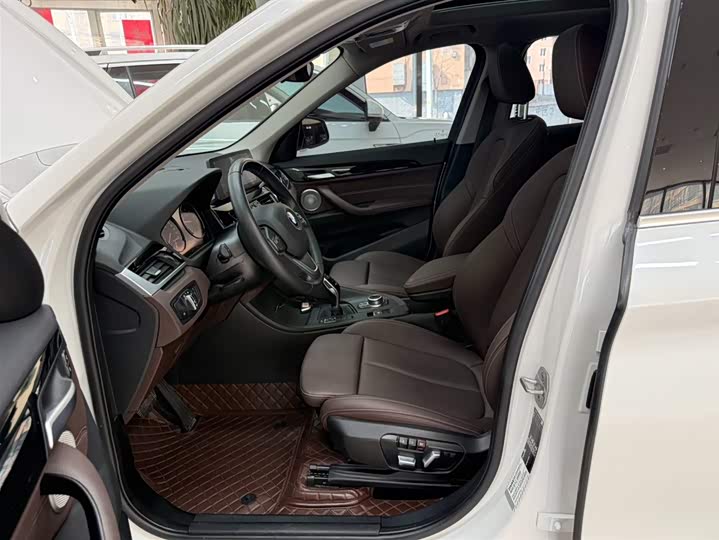 BMW X1 2022 sDrive20Li фото 18