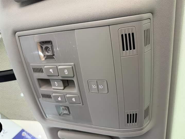 Tharu 2022 280TSI 2WD Luxury фото 14