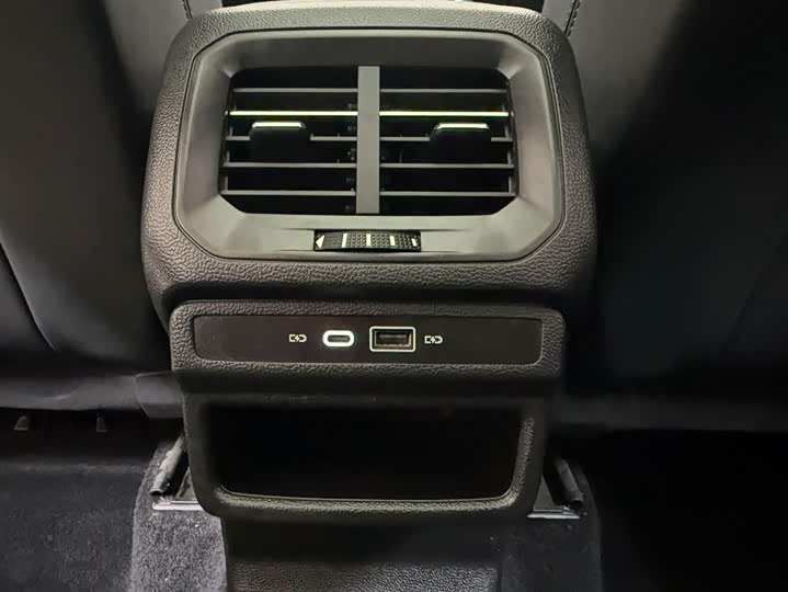 Tharu 2022 280TSI 2WD Luxury фото 19
