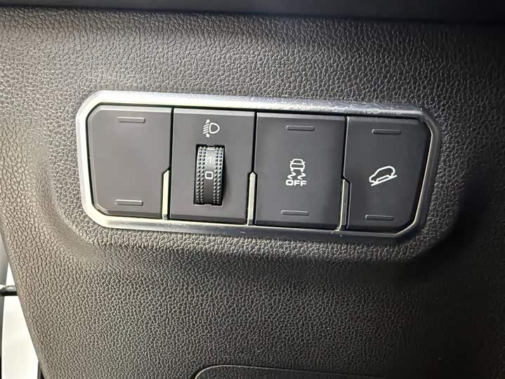 Haval M6 2021 Plus 1.5T DCT Luxury фото 9