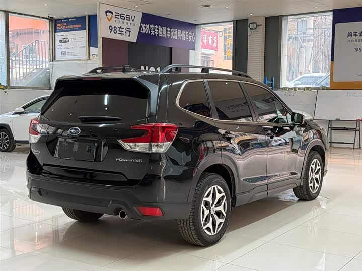 Forester 2022 2.0i AWD Luxury EyeSight фото 4