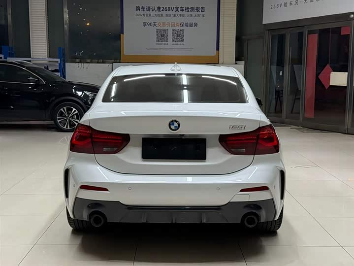 BMW 1 серии 2023 120i M Sport Shadow фото 5