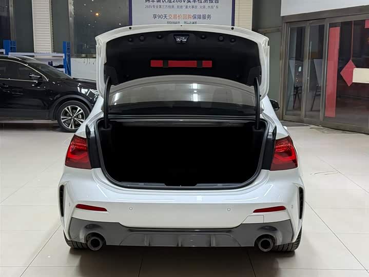 BMW 1 серии 2023 120i M Sport Shadow фото 22