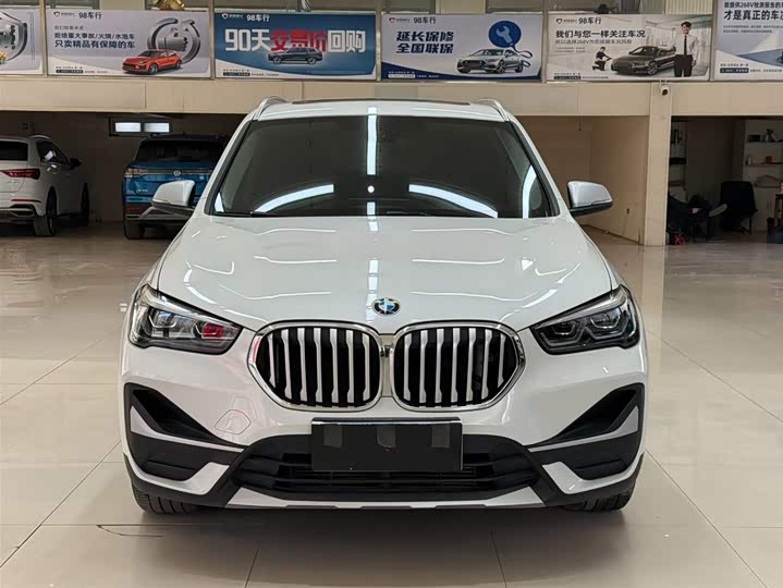 BMW X1 2022 sDrive20Li фото 2