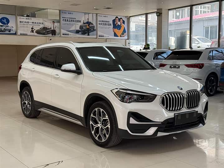 BMW X1 2022 sDrive20Li фото 3