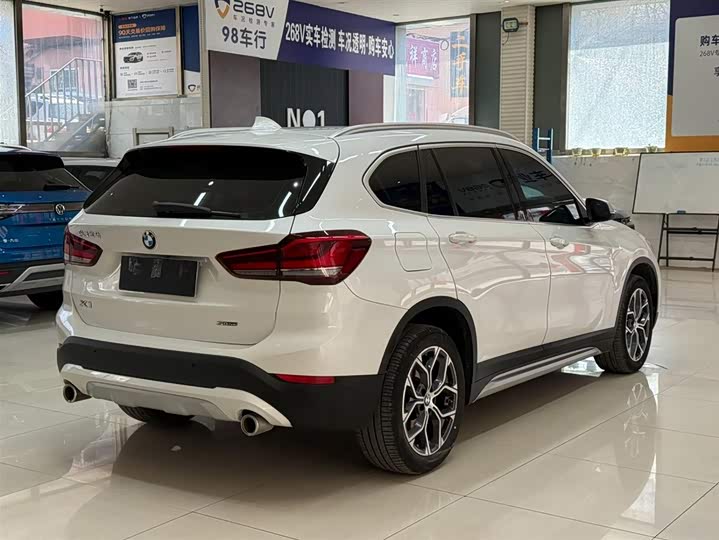 BMW X1 2022 sDrive20Li фото 4