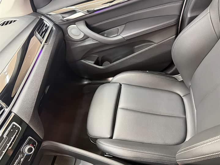 BMW X1 2022 sDrive20Li фото 13