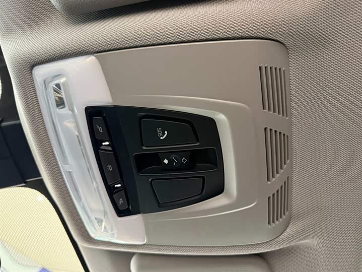 BMW X1 2022 sDrive20Li фото 14