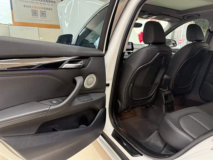 BMW X1 2022 sDrive20Li фото 17
