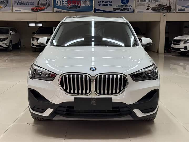 BMW X1 2022 sDrive20Li фото 2
