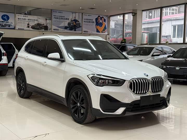 BMW X1 2022 sDrive20Li фото 3