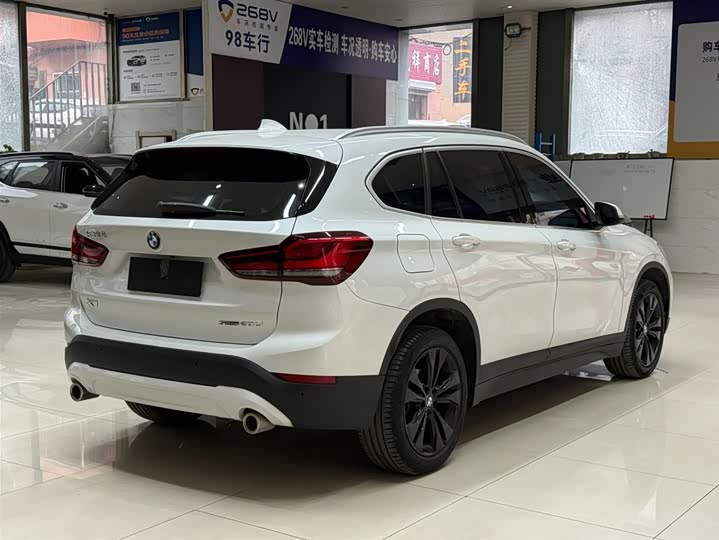 BMW X1 2022 sDrive20Li фото 4