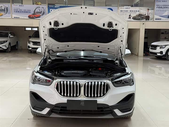 BMW X1 2022 sDrive20Li фото 8