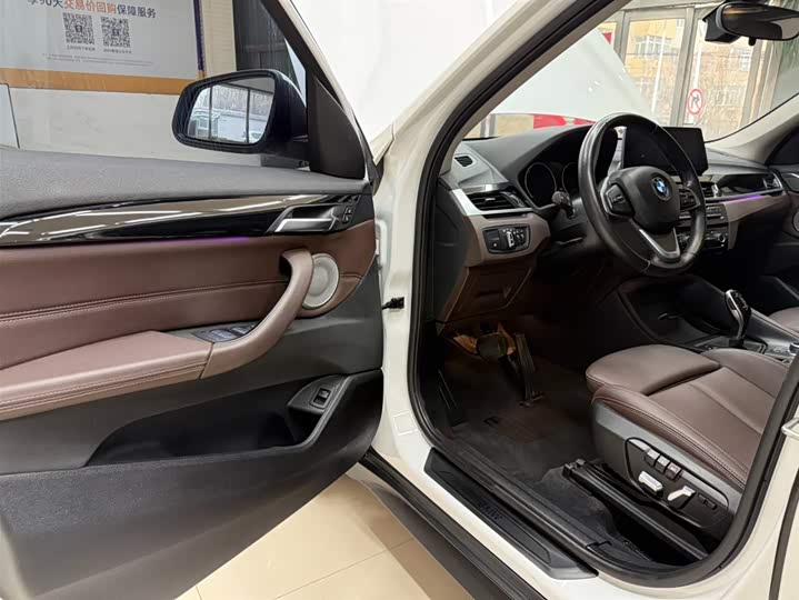 BMW X1 2022 sDrive20Li фото 16