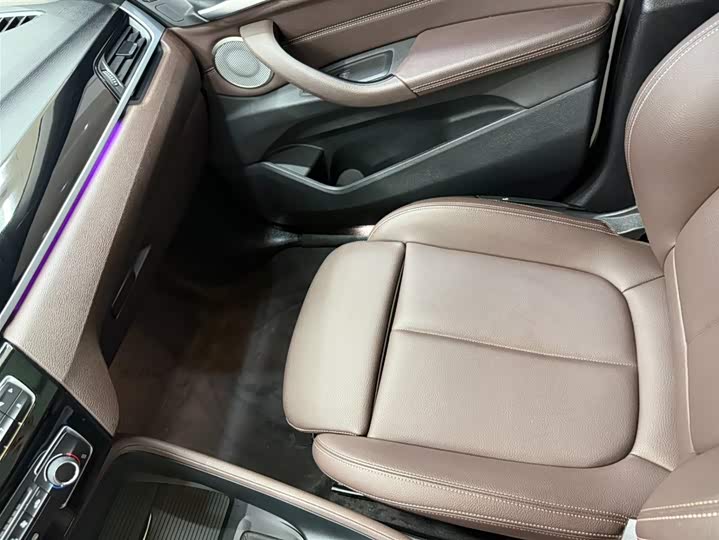 BMW X1 2022 sDrive20Li фото 19