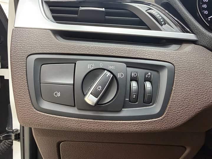 BMW X1 2022 sDrive20Li фото 21