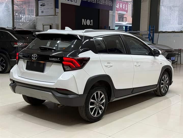 Yaris L 2022 X 1.5L CVT Luxury Plus фото 4