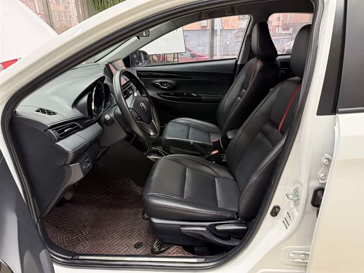 Yaris L 2022 X 1.5L CVT Luxury Plus фото 15