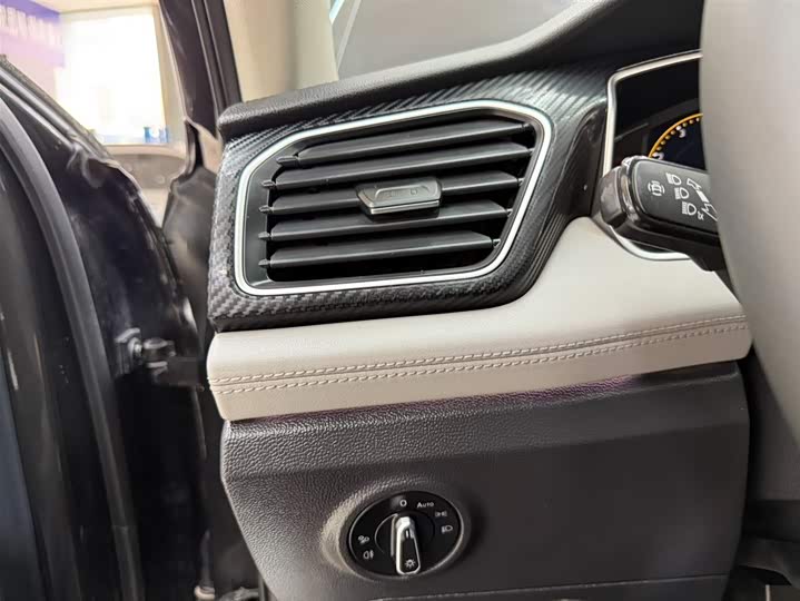 Tayron 2023 280TSI 2WD Luxury Plus Advanced фото 17