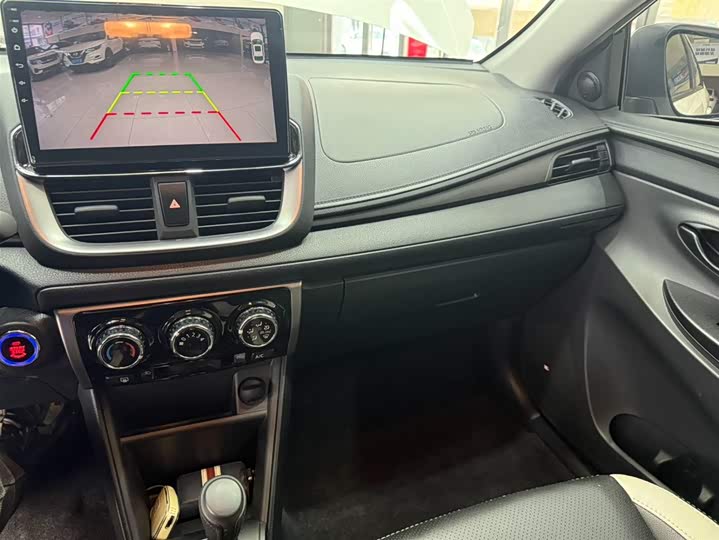 Yaris L 2022 X 1.5L CVT Luxury Plus фото 12