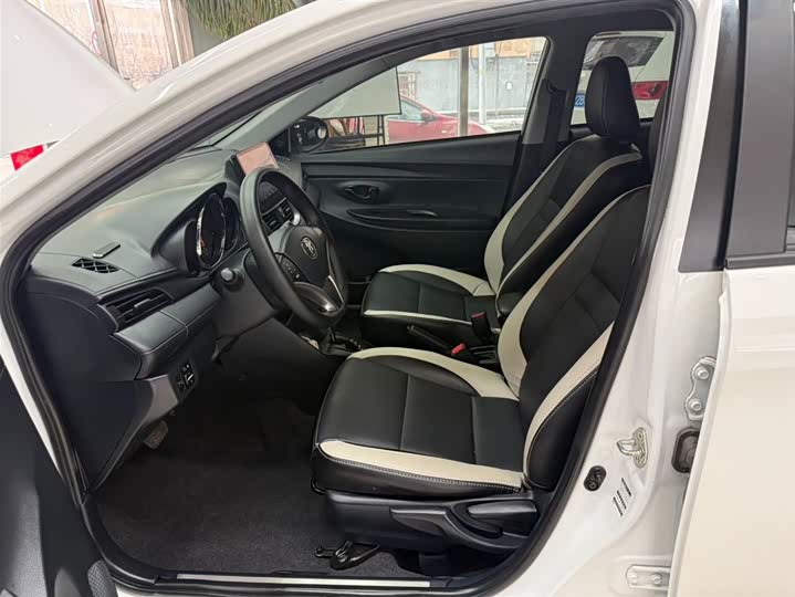 Yaris L 2022 X 1.5L CVT Luxury Plus фото 15
