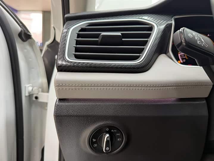 Tayron 2023 280TSI 2WD Luxury Plus Advanced фото 9