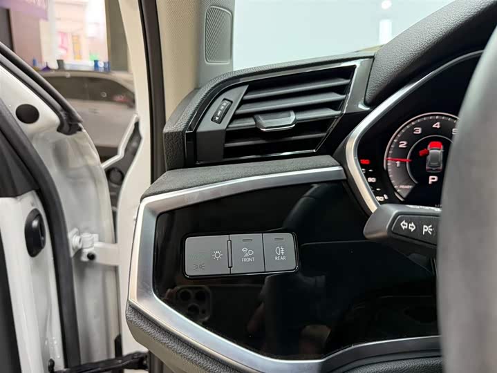 Audi Q3 2023 35 TFSI Fashion Dynamic (1.4T) фото 9