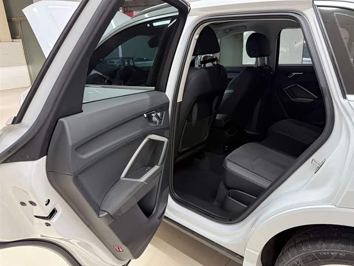 Audi Q3 2023 35 TFSI Fashion Dynamic (1.4T) фото 17