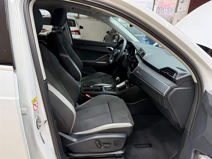 Audi Q3 2023 35 TFSI Fashion Dynamic (1.4T) фото 21