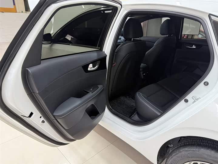 Kia K3 2023 1.4T DCT Luxury фото 17