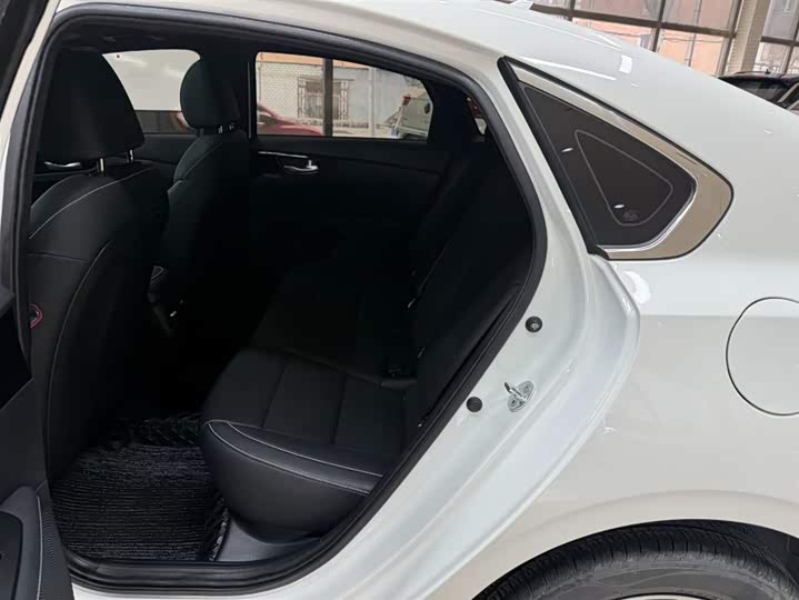 Kia K3 2023 1.4T DCT Luxury фото 18