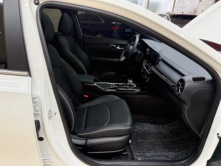 Kia K3 2023 1.4T DCT Luxury фото 22