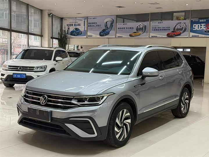 Tiguan L 2023 280TSI автомат 2WD Limited