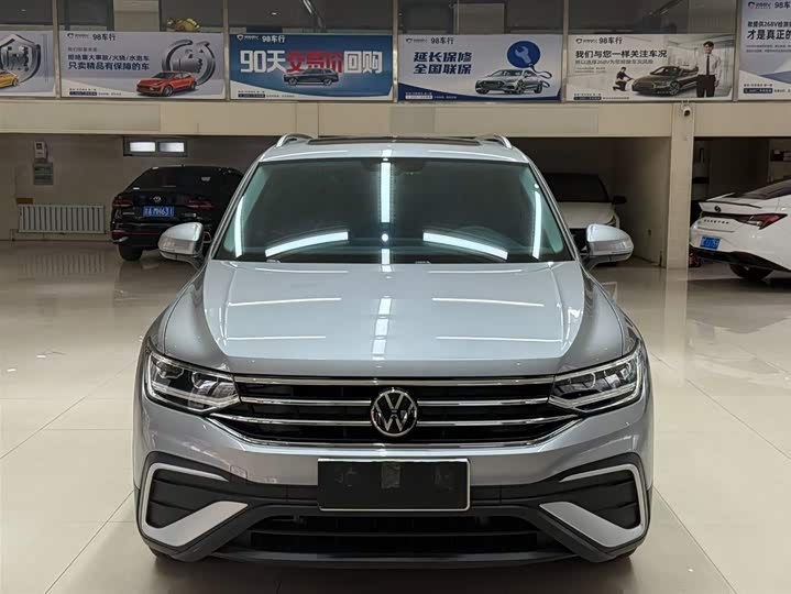 Tiguan L 2023 280TSI автомат 2WD Limited фото 2