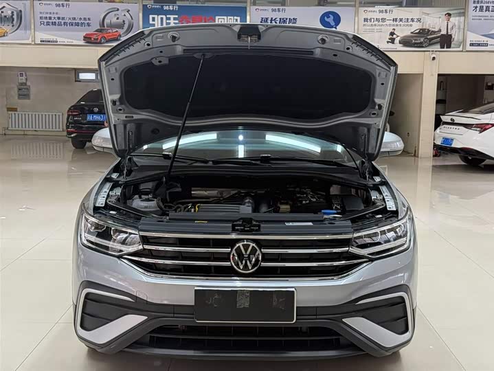 Tiguan L 2023 280TSI автомат 2WD Limited фото 8