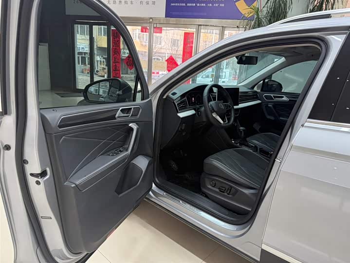 Tiguan L 2023 280TSI автомат 2WD Limited фото 12