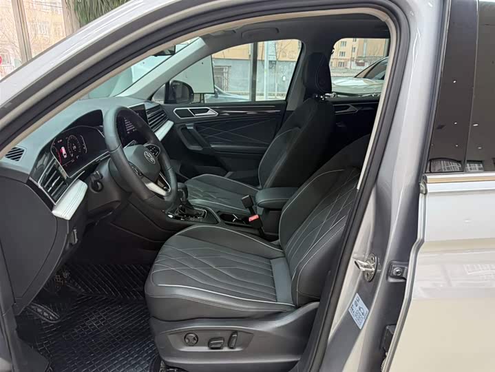 Tiguan L 2023 280TSI автомат 2WD Limited фото 13