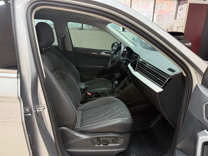 Tiguan L 2023 280TSI автомат 2WD Limited фото 19