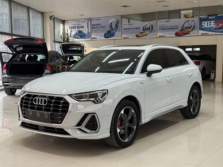 Audi Q3 2023 35 TFSI Fashion Dynamic (1.4T)