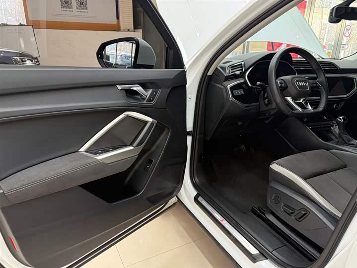 Audi Q3 2023 35 TFSI Fashion Dynamic (1.4T) фото 8