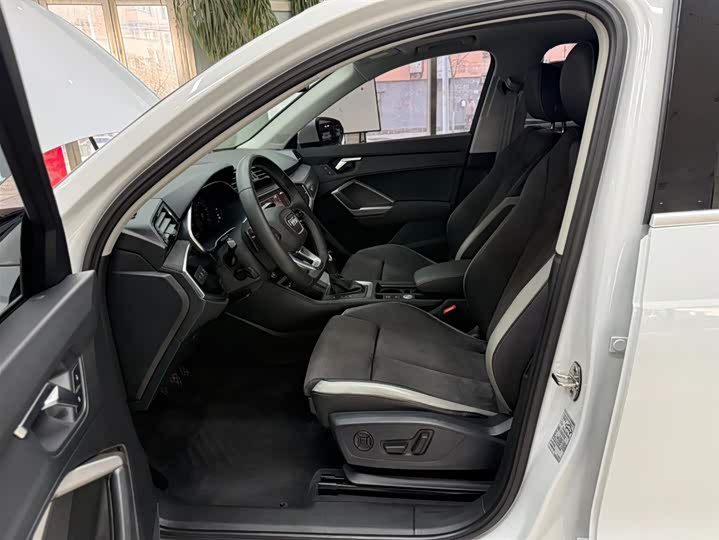 Audi Q3 2023 35 TFSI Fashion Dynamic (1.4T) фото 16