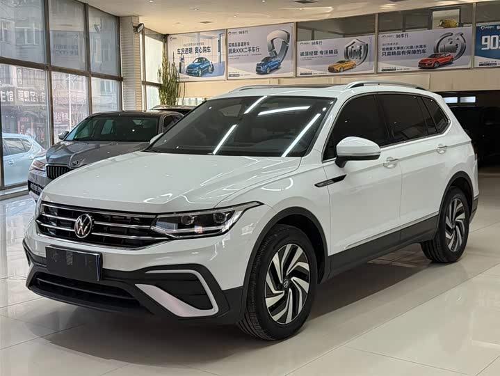 Tiguan L 2023 280TSI автомат 2WD Limited
